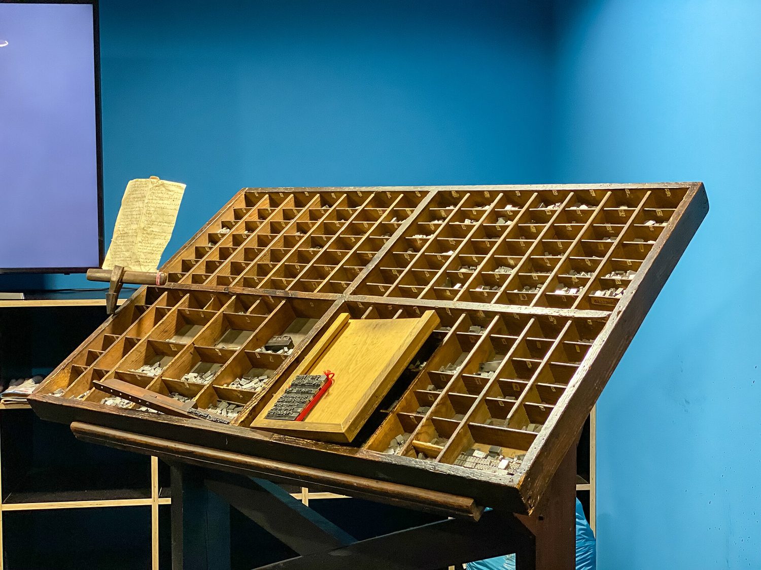 A compositor's type case - the reusable pieces that made identical copies cheap